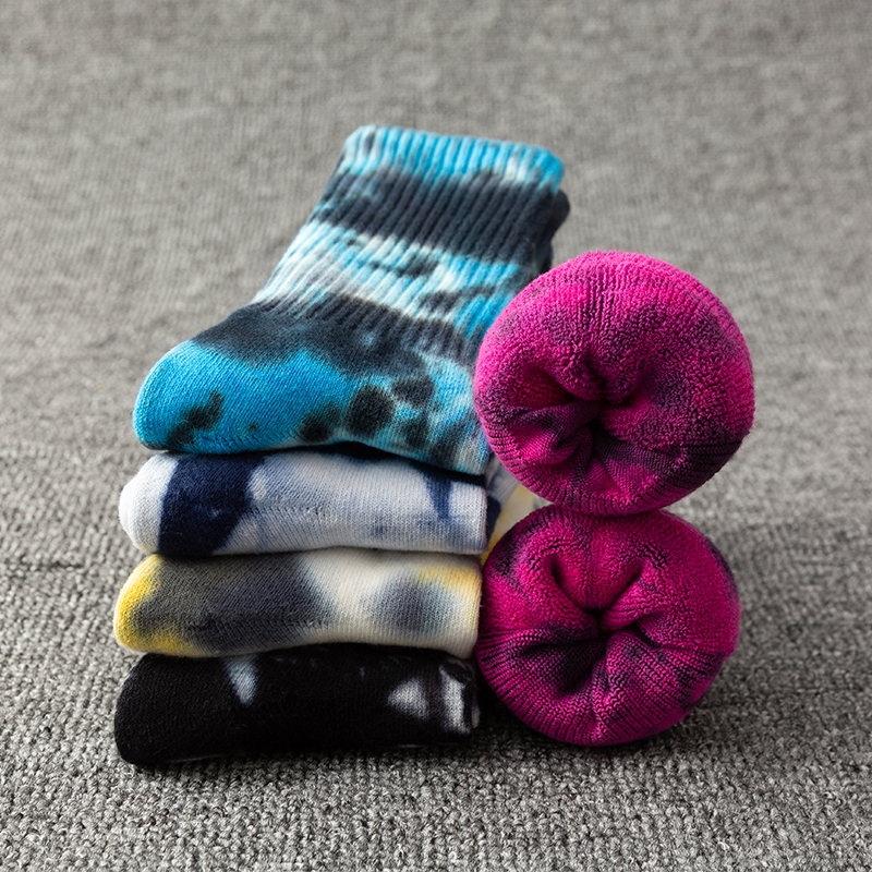Tất thể thao cotton màu ngang bắp chân