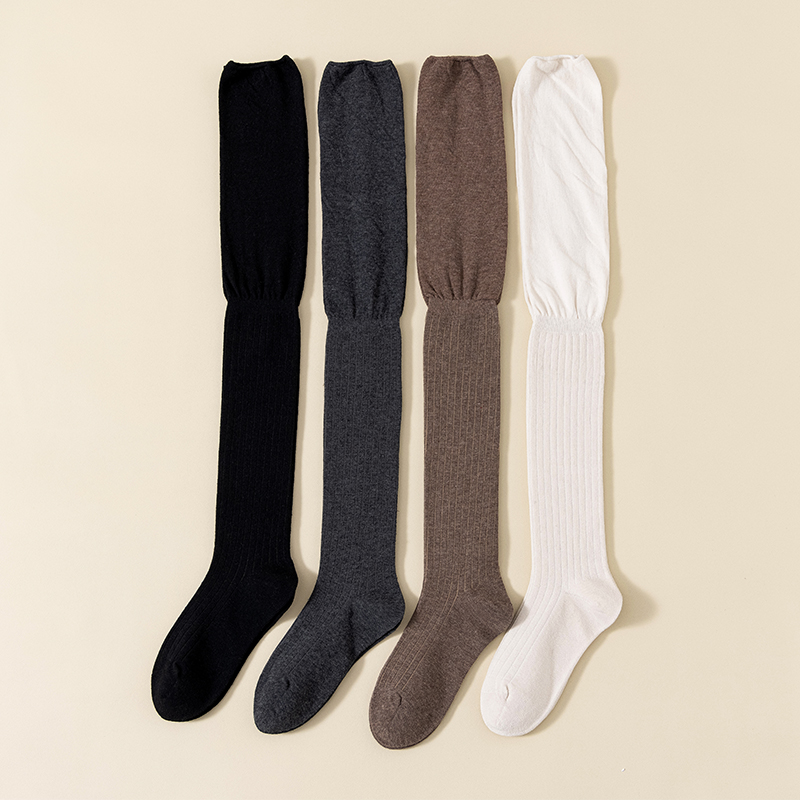 Tất cotton cao đến đầu gối màu đen gợi cảm dành cho nữ
