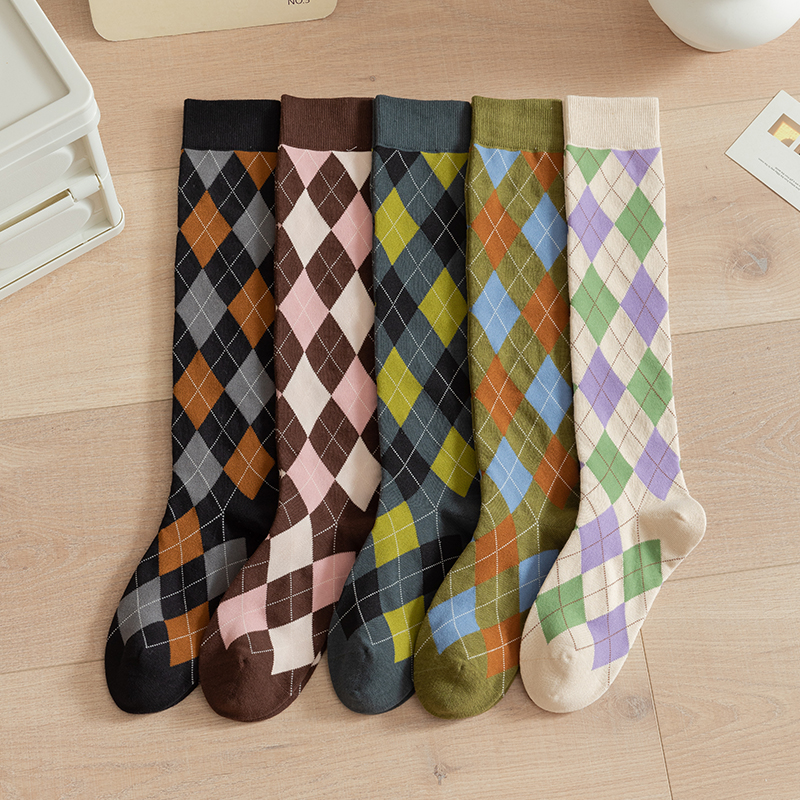 Tất cotton dài qua đầu gối họa tiết kim cương dành cho nữ