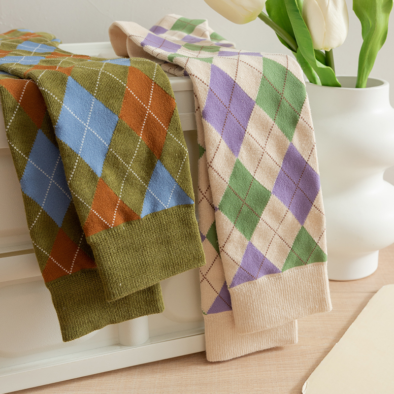 Tất cotton dài qua đầu gối họa tiết kim cương dành cho nữ