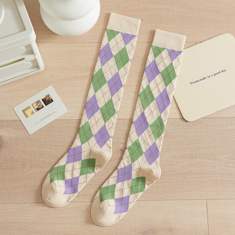 Tất cotton dài qua đầu gối họa tiết kim cương dành cho nữ