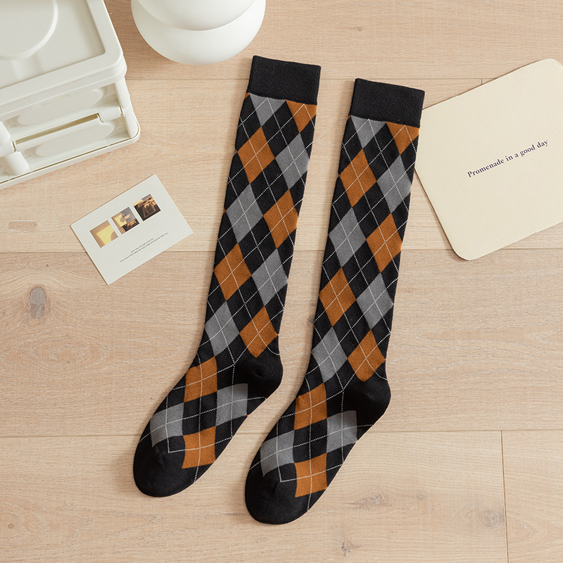 Tất cotton dài qua đầu gối họa tiết kim cương dành cho nữ