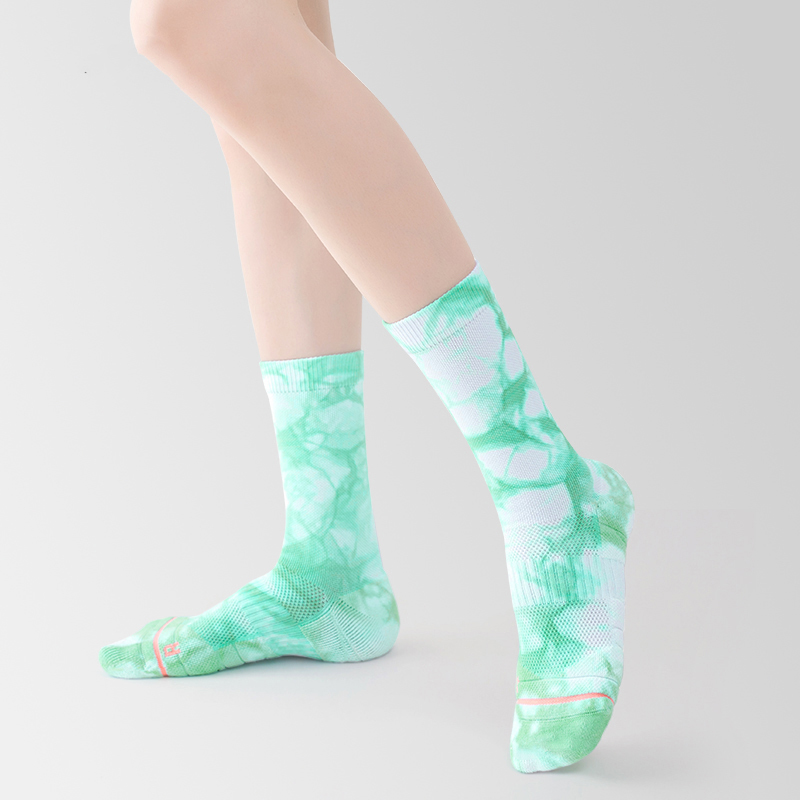 Tất thể thao dài đến bắp chân bằng vải cotton nhuộm màu